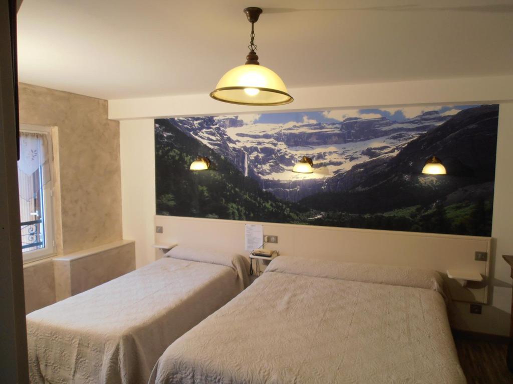 Hotel Panoramic Et Des Bains Luz-Saint-Sauveur Phòng bức ảnh
